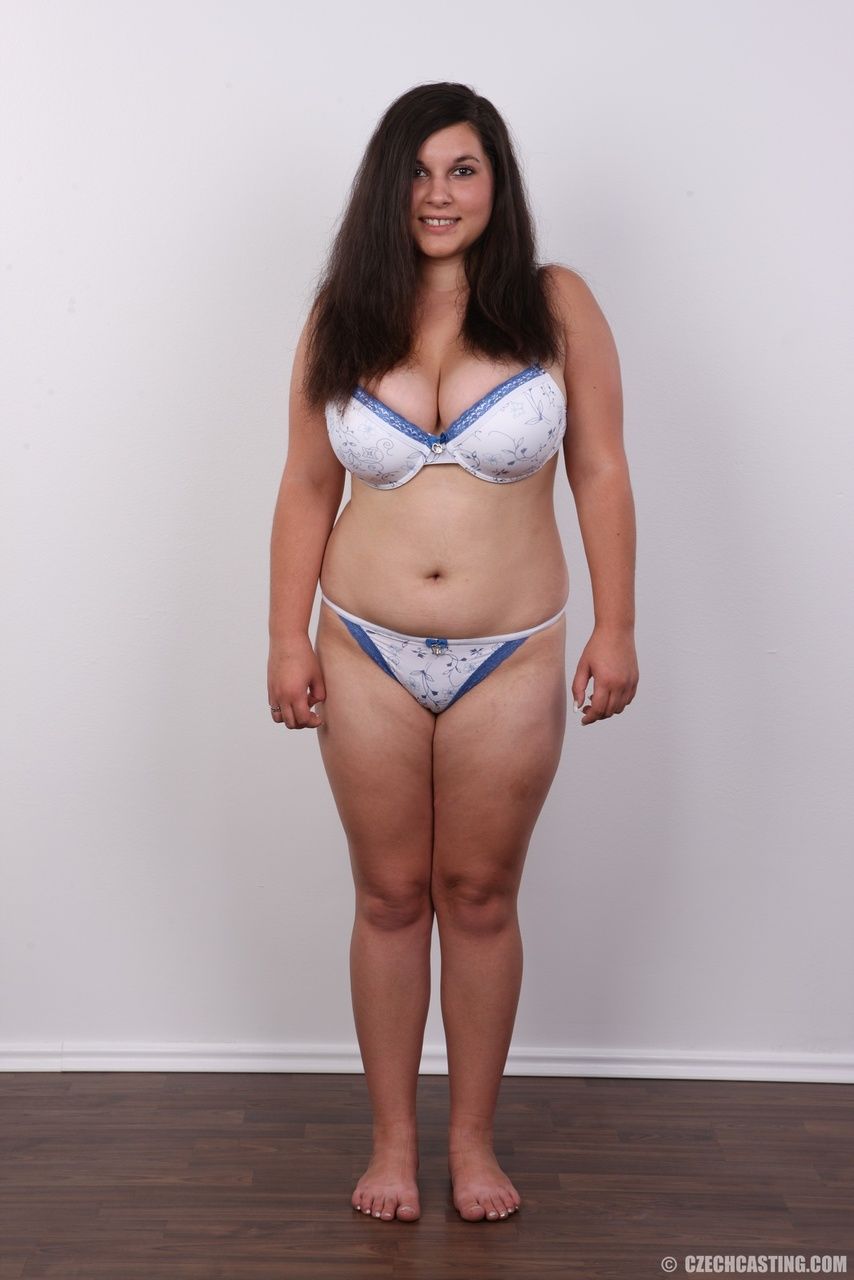 el sobrepeso Morena Lucie desnuda a cumplir sueños de convertirse en Un Desnudo modelo