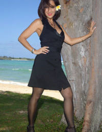 लंबे समय पैर परिपक्व Roni प्रस्तुत पर के समुद्र तट में काले लैस का होजरी में