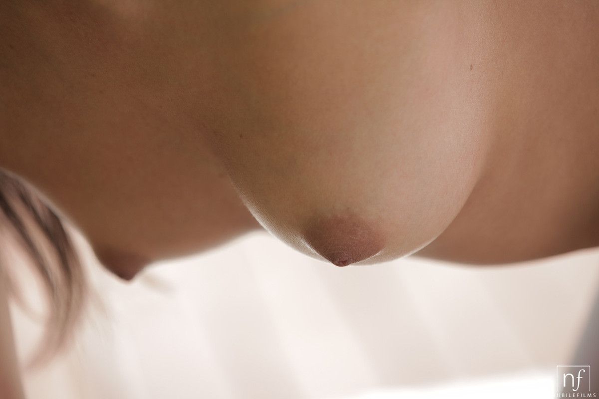 विदेशी सौंदर्य रिया Rodrigez देता है उसके सींग का बना हुआ योनि एक मुश्किल तेजी से बड़े पैमाने पर