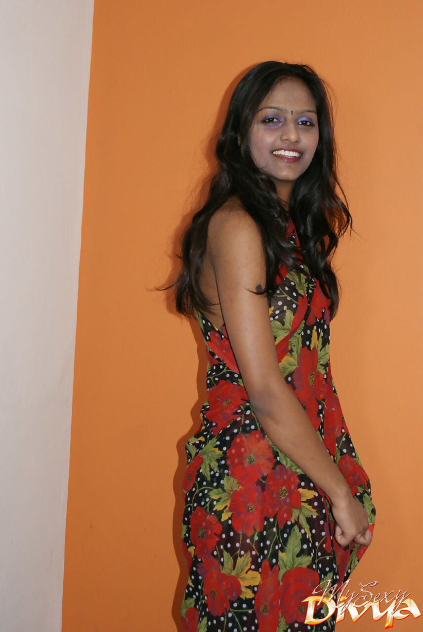 indiana solo menina descobre ela empresa mamas como Ela Faz ela Nude modelagem estreia