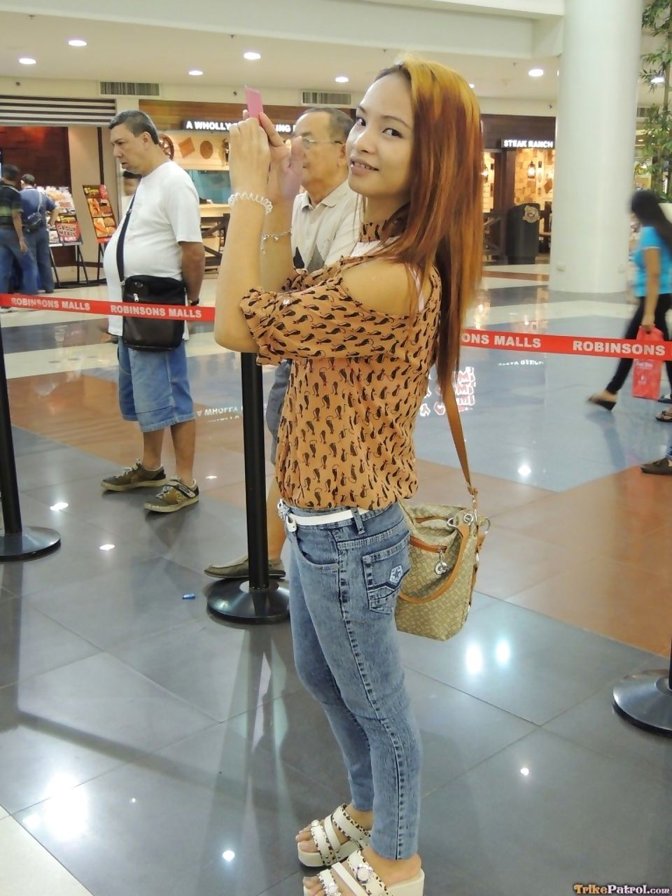 22 jaar oud filipino' Ayumi geplukt tot in De winkelcentrum en Geneukt op camera voor Cash