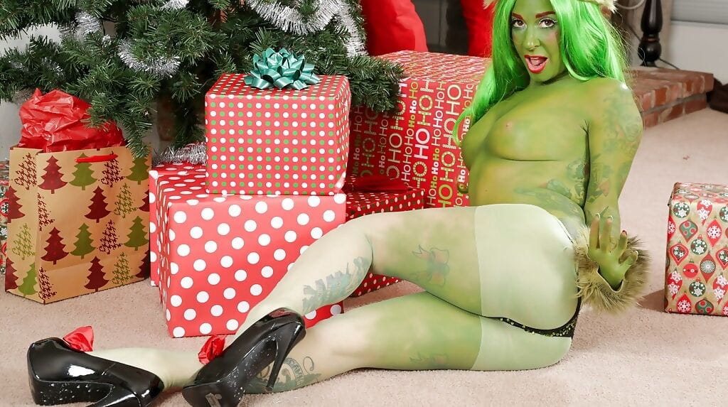 grün gehäutet Amateur Joanna Angel Posen sehr hot auf Weihnachten