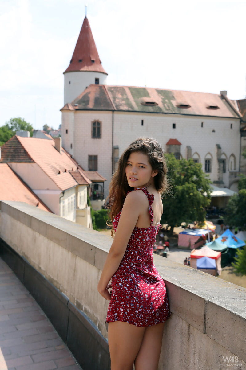 małe nastolatek Irene rouse lampy błyskowej nie majtki do spódnice a wizyta Praga