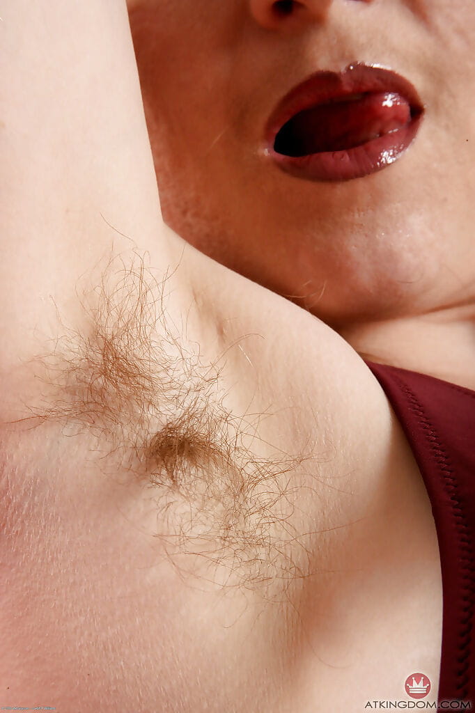 peloso sotto le ascelle solo modello Campanellino la diffusione Il suo peloso Vagina