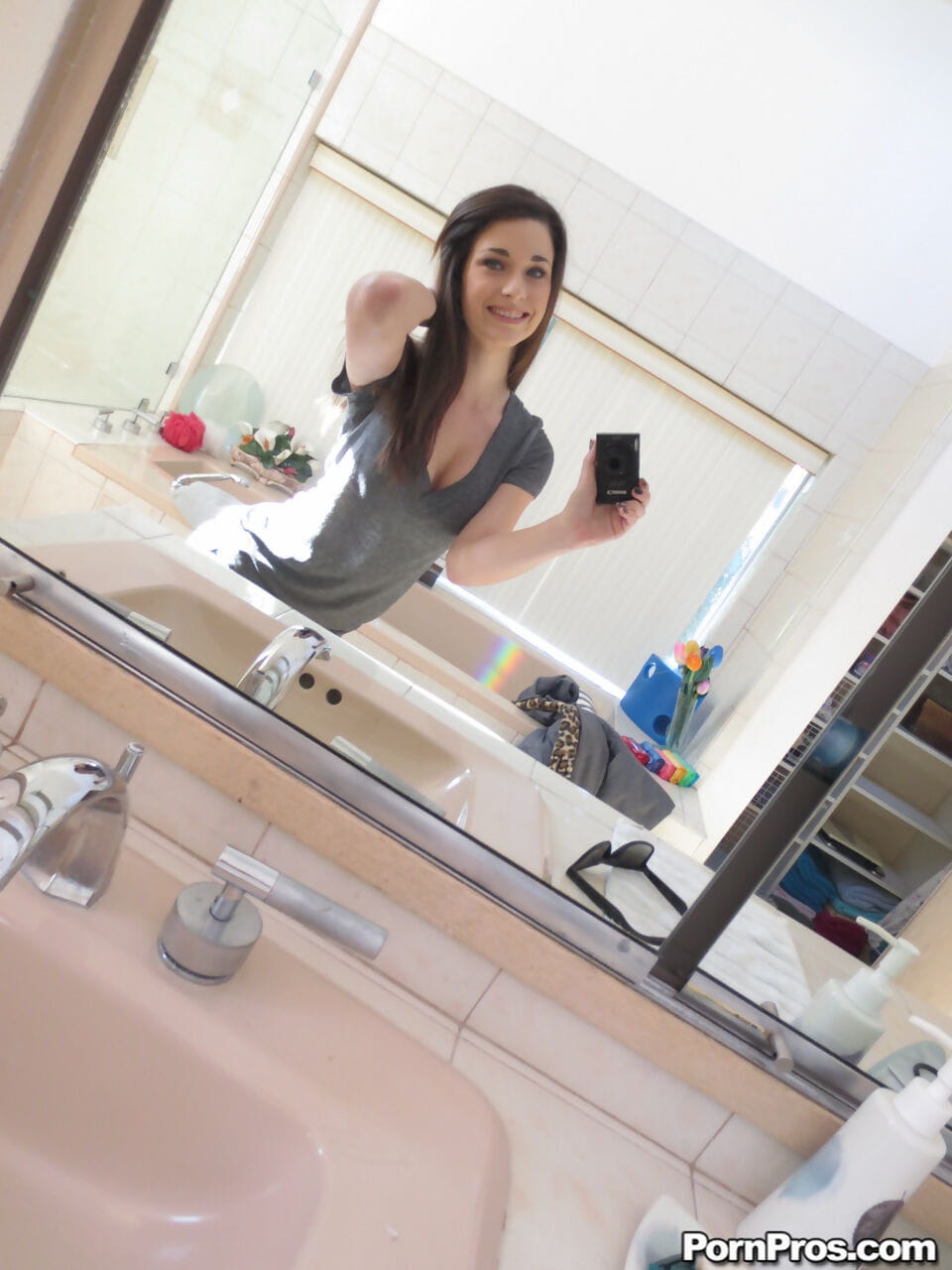 Lacey channing ostenta ela natural mamas fica nu e leva sexy selfies