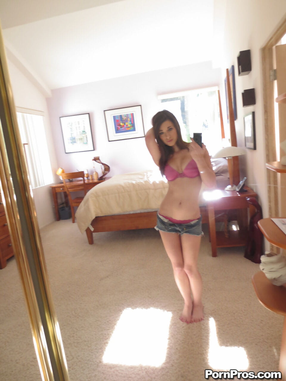 lacey 钱宁 炫耀 她的 自然的 奶 获取 赤裸裸的 和 需要 性感的 照片