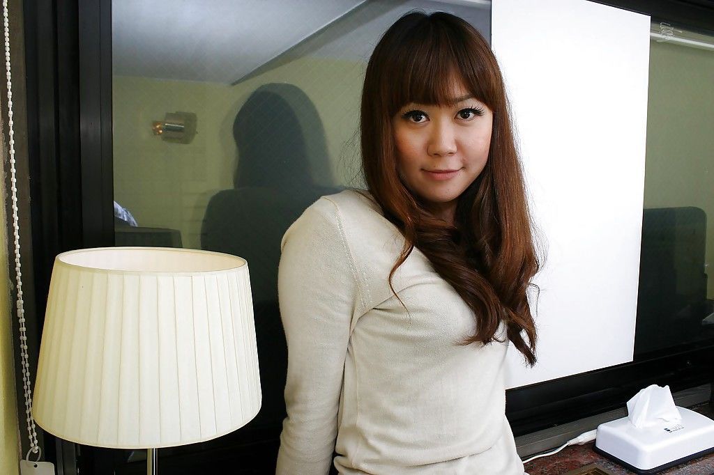 एशियाई , हिरोको Nagatomo जबरदस्त चुदाई और प्रसार उसके बालों वाली चूत होंठ