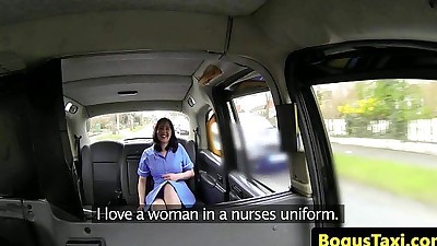 Real enfermera Follada en público taxi